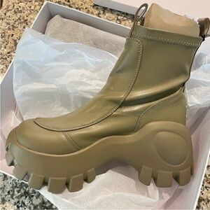Tan Women's Chunky Ankle Boots